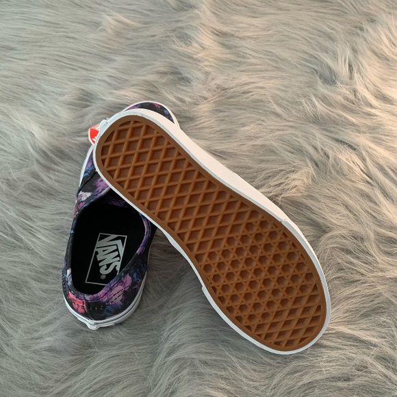 New Women’s Floral Vans - Picture 5 of 6